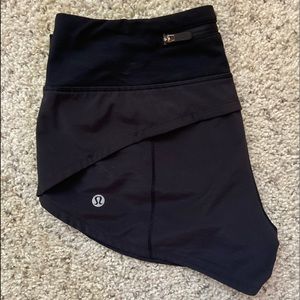 Lululemon Low-Rise Speed-Up Short 🖤